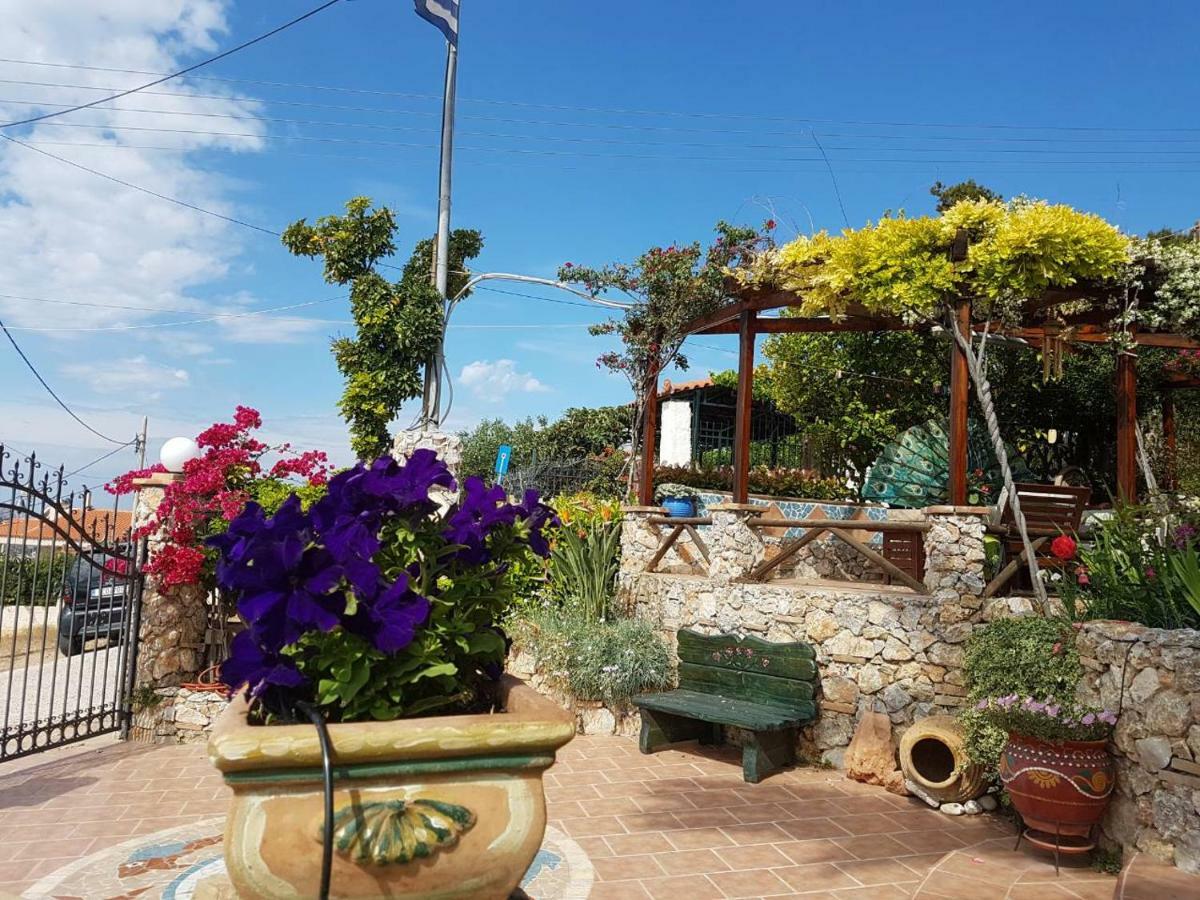 Nadia'S Traditional Greek House Anavyssos Exterior photo
